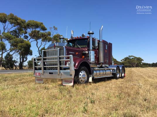 1986 Kenworth W925, South West of Melbourne, December 2015 1986 Kenworth W925 truck, December 2015